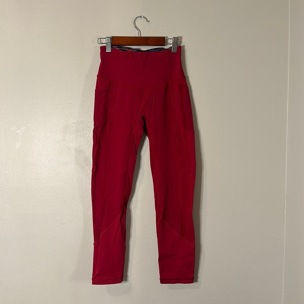LuLulemon Red capris size 4